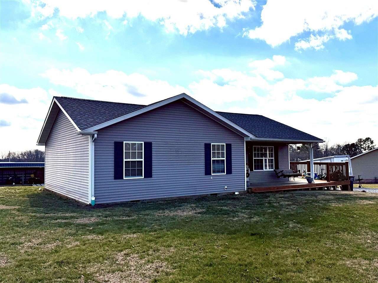 2.69 Acres of Residential Land with Home for Sale in Glasgow, Kentucky