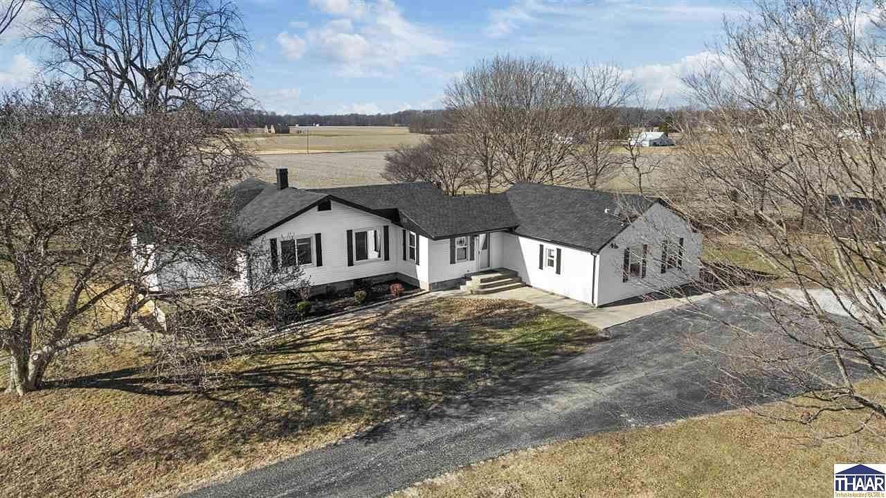 2.5 Acres of Residential Land with Home for Sale in Brazil, Indiana