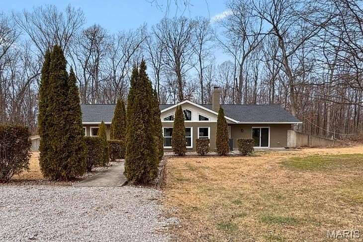 11.8 Acres of Recreational Land with Home for Sale in Waterloo, Illinois