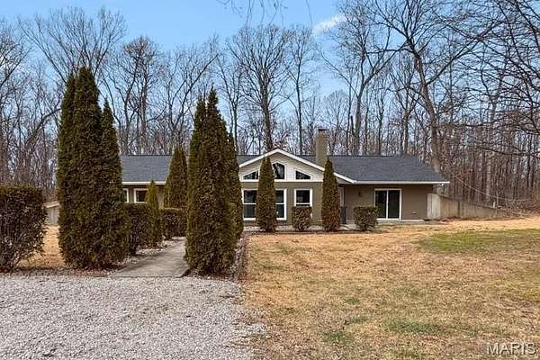 11.8 Acres of Recreational Land with Home for Sale in Waterloo, Illinois