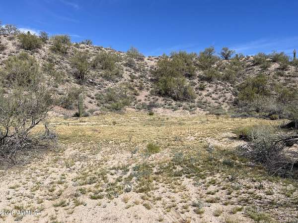 2.2 Acres of Residential Land for Sale in Morristown, Arizona