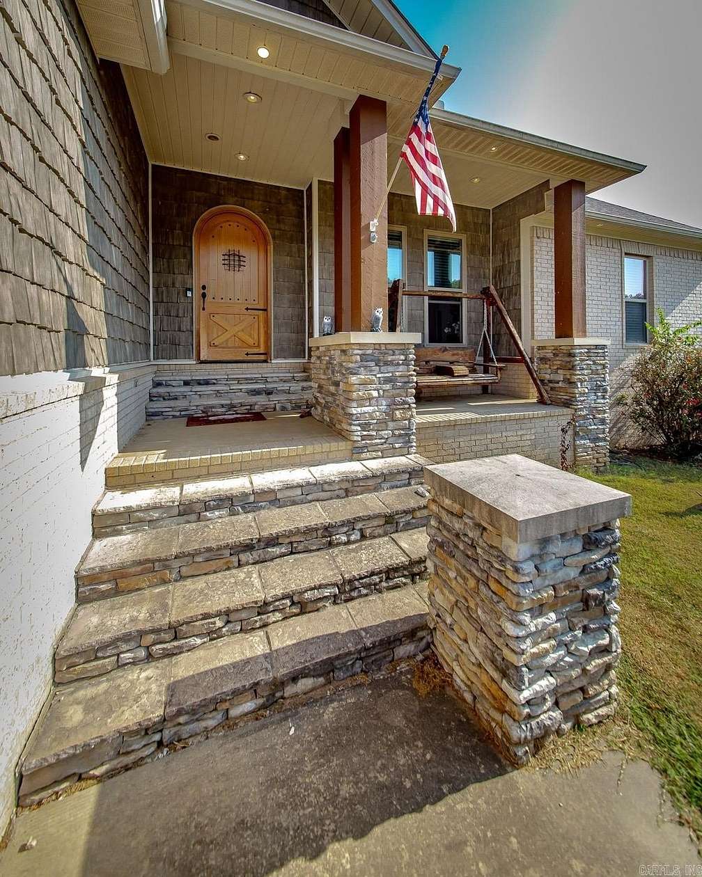 7.13 Acres of Residential Land with Home for Sale in Greenbrier, Arkansas