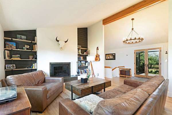 2.1 Acres of Residential Land with Home for Sale in Missoula, Montana