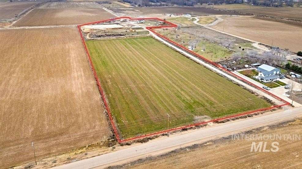 15 Acres of Land with Home for Sale in Homedale, Idaho