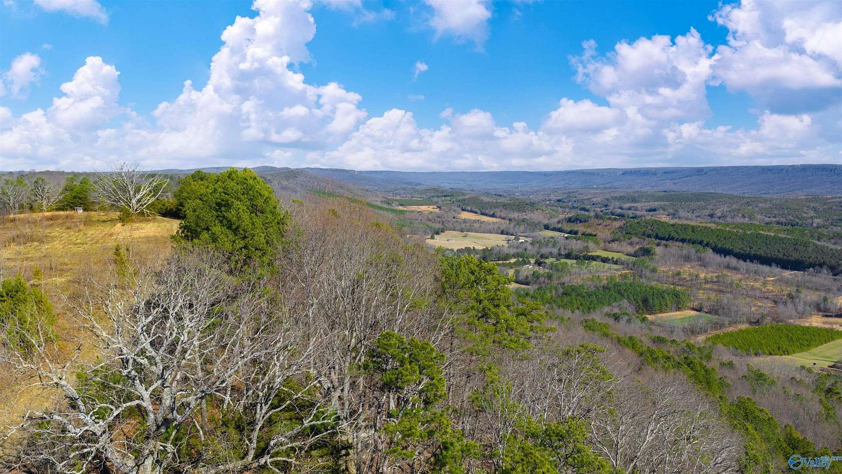 2 Acres of Residential Land for Sale in Henagar, Alabama