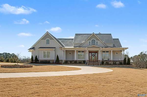 4 Acres of Residential Land with Home for Sale in Guntersville, Alabama