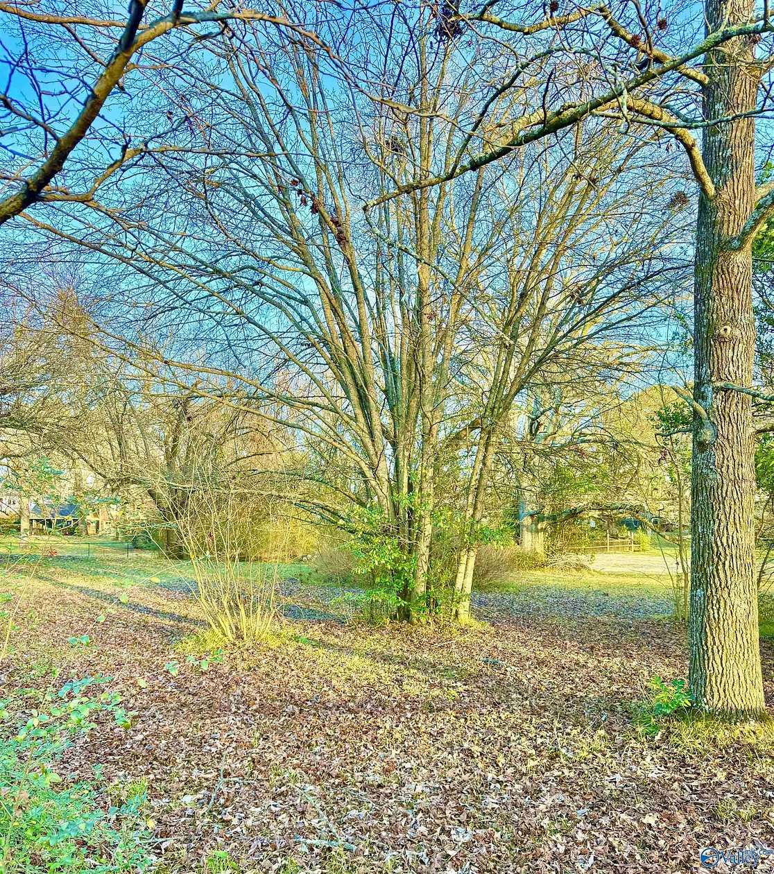 0.39 Acres of Land for Sale in Hartselle, Alabama