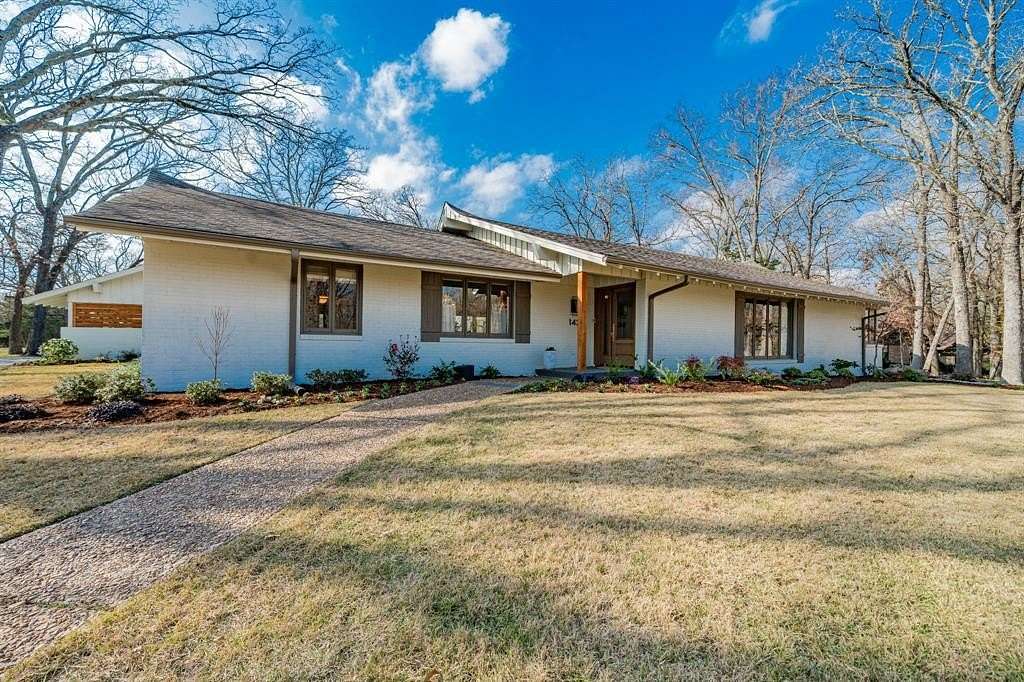 1.72 Acres of Residential Land with Home for Sale in Sulphur Springs, Texas