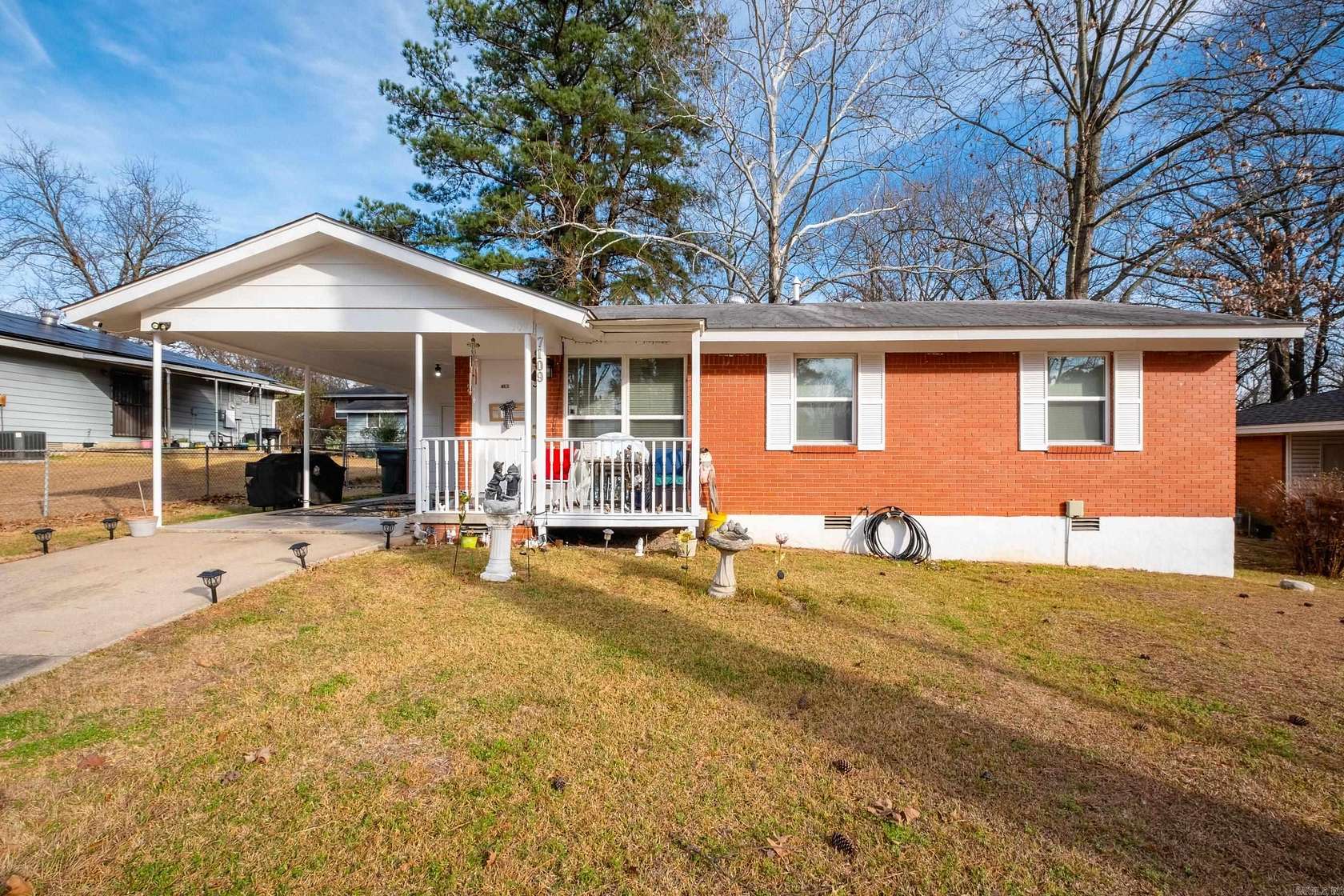 1.8 Acres of Residential Land with Home for Sale in Little Rock, Arkansas