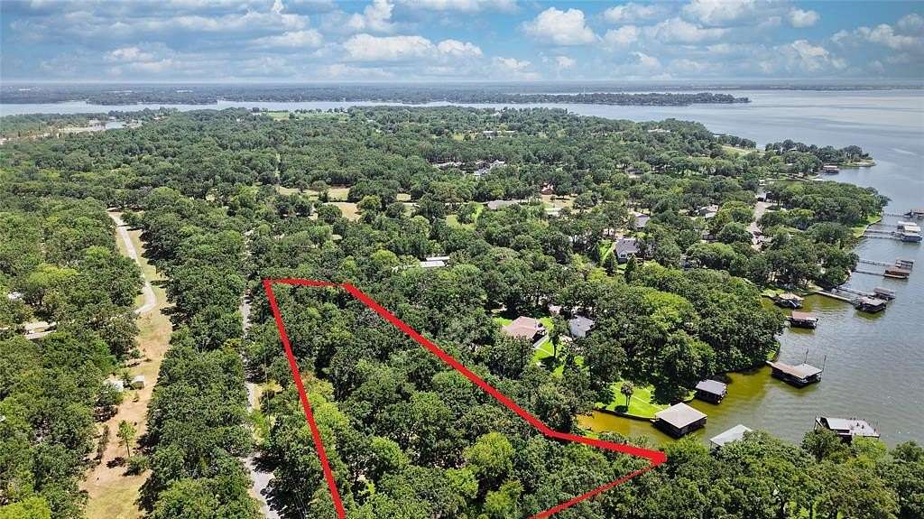 2 Acres of Residential Land for Sale in Malakoff, Texas