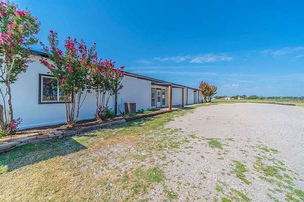 13 Acres of Land with Home for Sale in Decatur, Texas