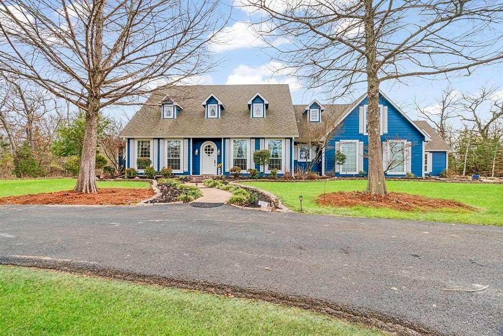 5.1 Acres of Residential Land with Home for Sale in Paris, Texas