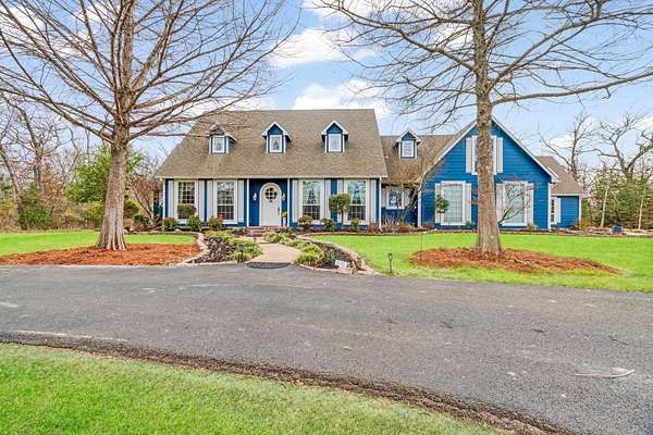 5.1 Acres of Land with Home for Sale in Paris, Texas