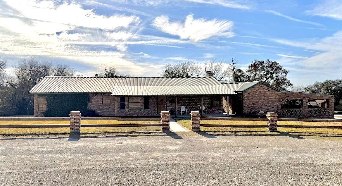 1.54 Acres of Land with Home for Sale in Goldthwaite, Texas