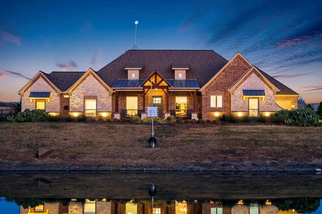 2 Acres of Residential Land with Home for Sale in Newark, Texas