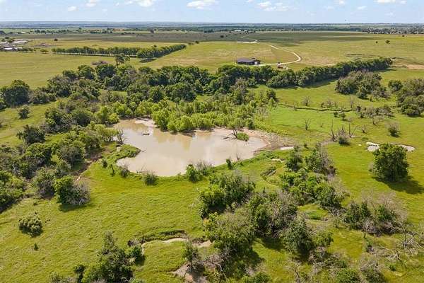 132 Acres of Agricultural Land for Sale in Grandview, Texas