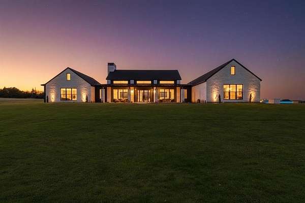 2 Acres of Residential Land with Home for Sale in Cresson, Texas