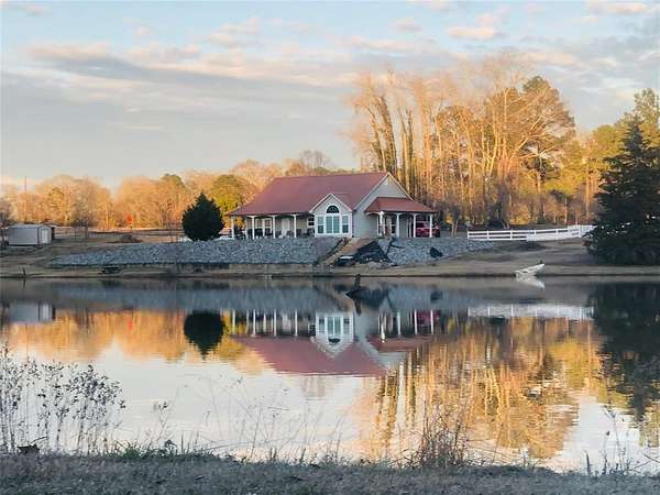 11.8 Acres of Recreational Land with Home for Lease in Long Branch, Texas