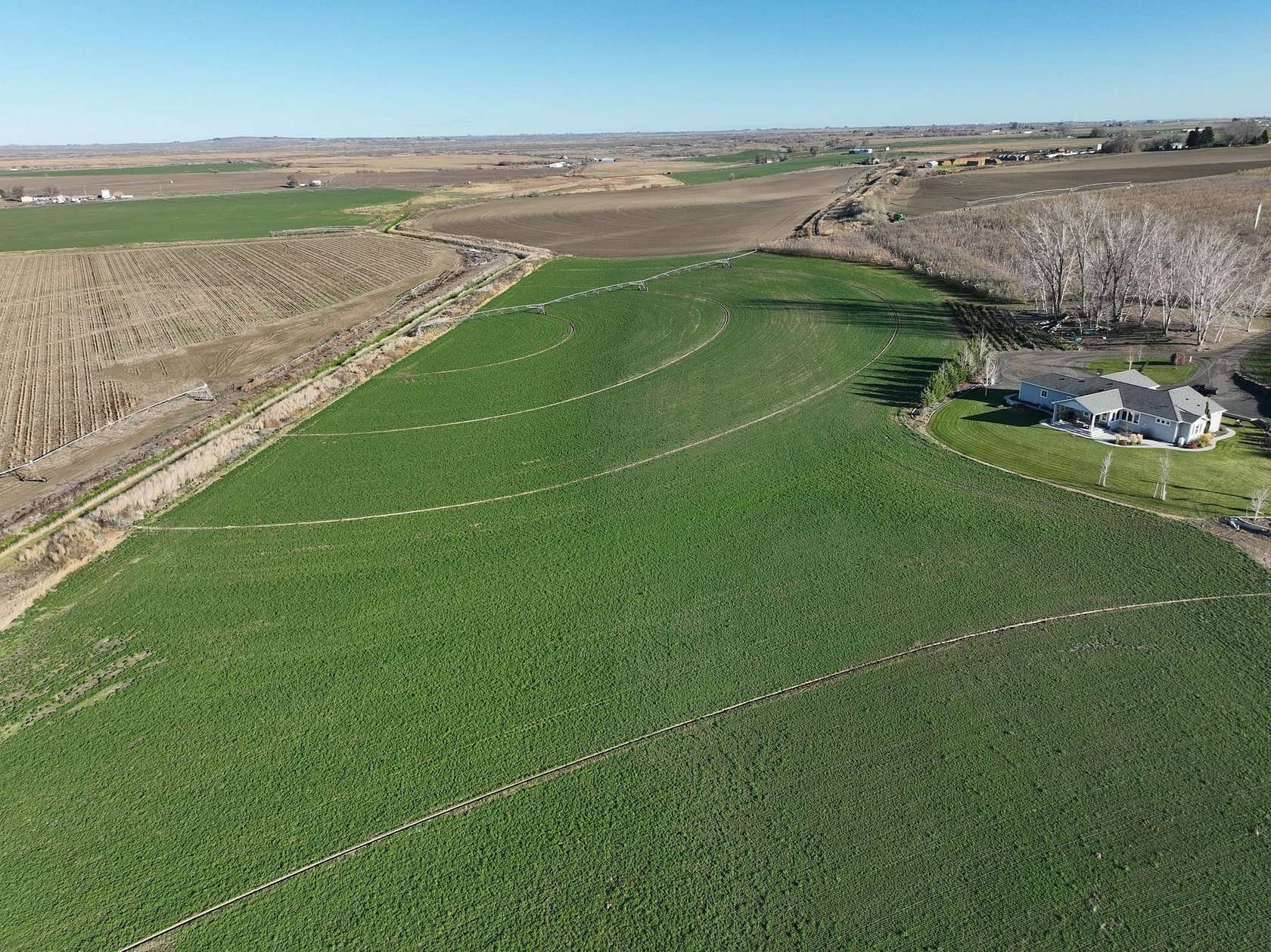 817 Acres of Agricultural Land for Sale in Mesa, Washington
