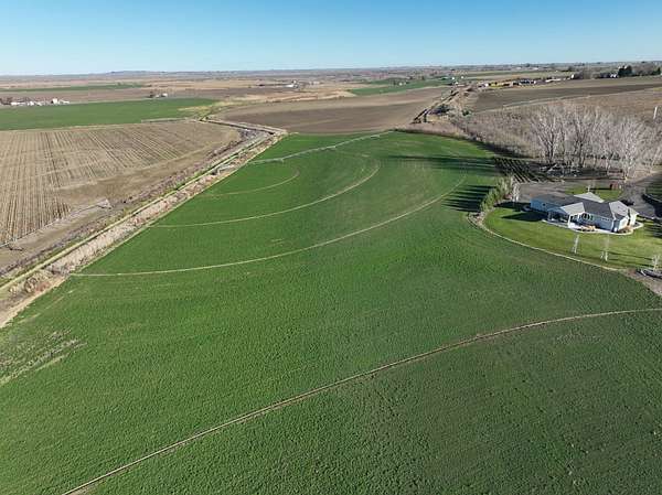 817 Acres of Agricultural Land for Sale in Mesa, Washington