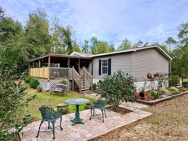 4 Acres of Residential Land with Home for Sale in Jasper, Florida