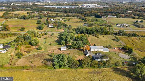 12.6 Acres of Land with Home for Sale in Leesburg, Virginia