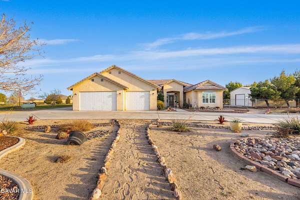 2.5 Acres of Residential Land with Home for Sale in Lancaster, California