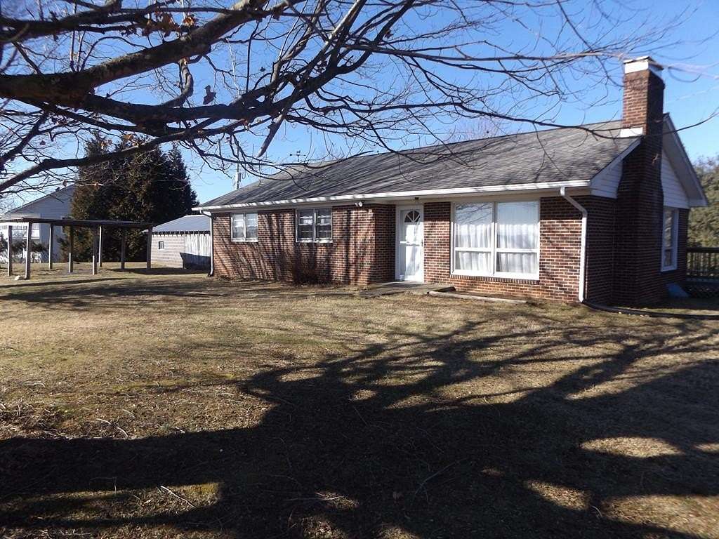 4 Acres of Residential Land with Home for Sale in Hillsville, Virginia