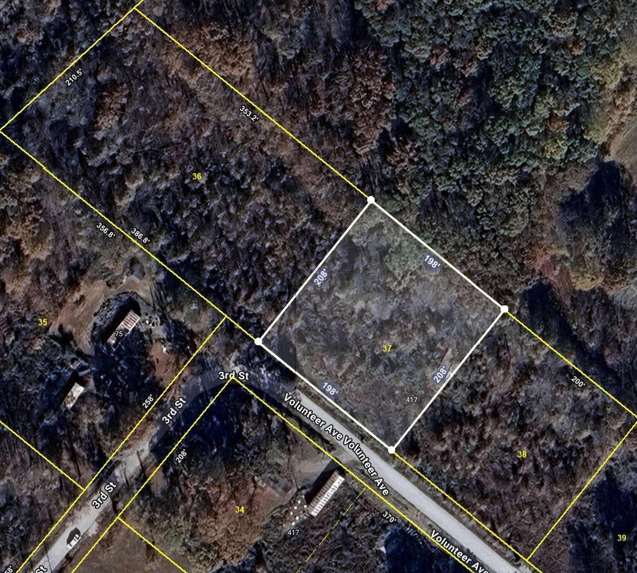 0.95 Acres of Mixed-Use Land for Sale in Manchester, Tennessee