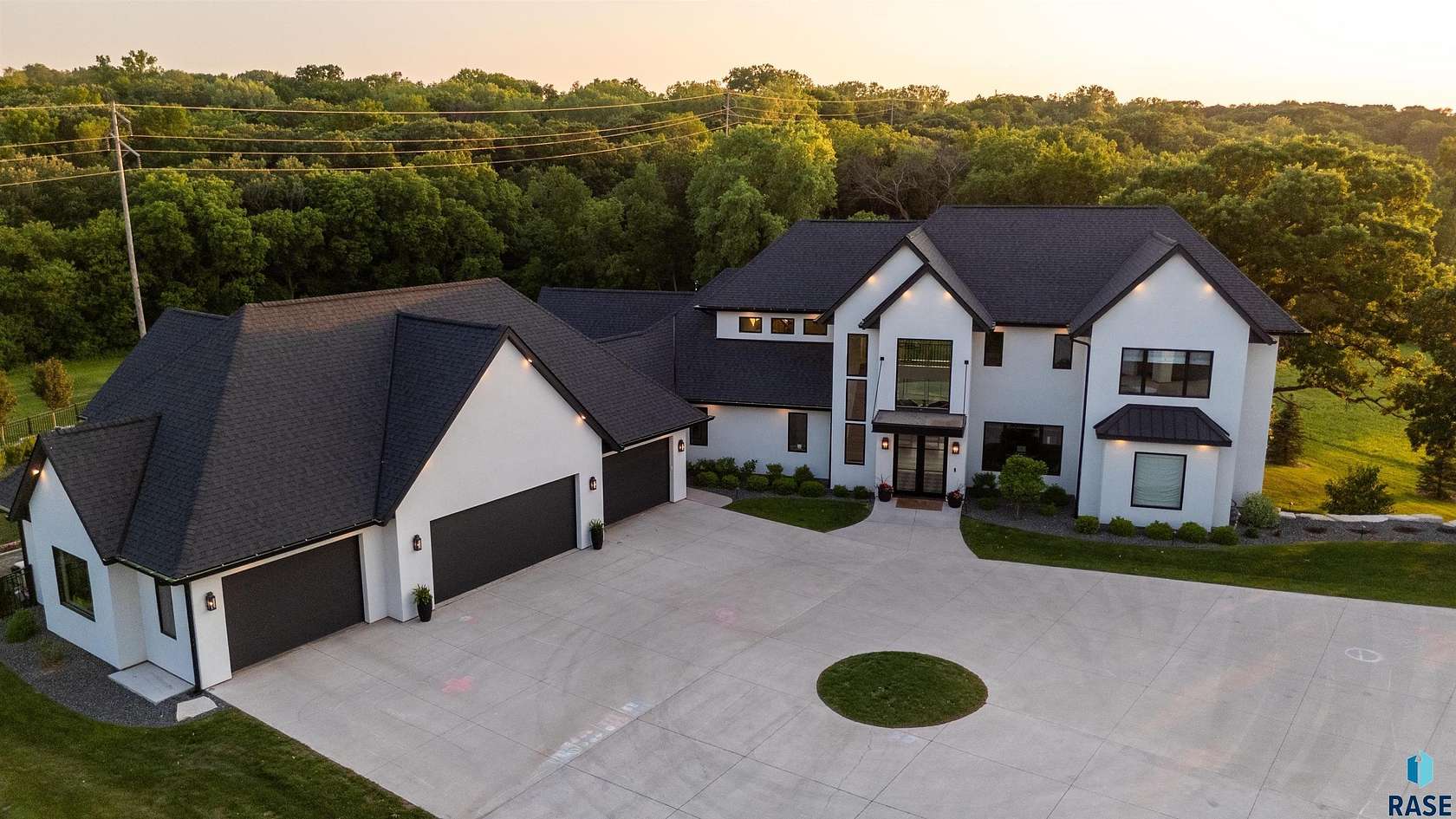 4 Acres of Land with Home for Sale in Sioux Falls, South Dakota