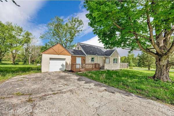 1.5 Acres of Residential Land with Home for Lease in Springboro, Ohio