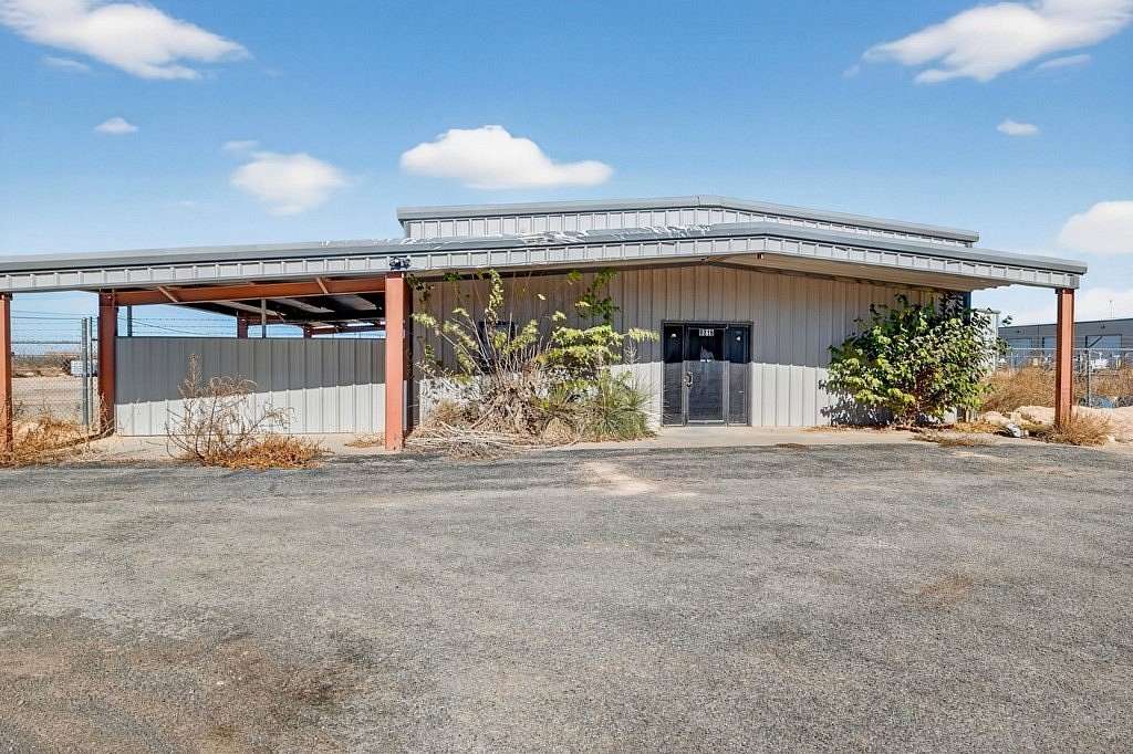 2.15 Acres of Improved Commercial Land for Sale in Midland, Texas