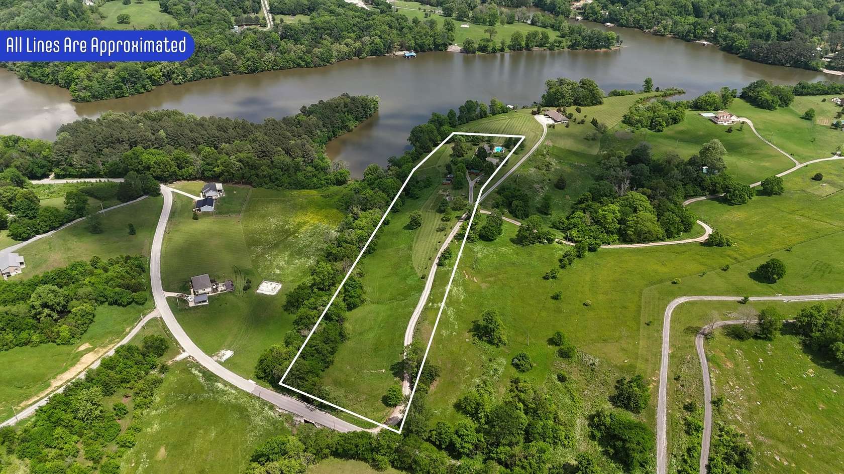 5.66 Acres of Residential Land with Home for Sale in Hartsville, Tennessee