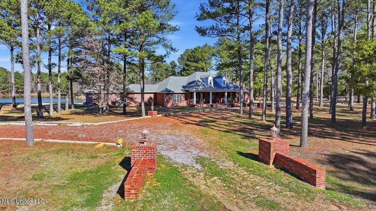 5.19 Acres of Residential Land with Home for Sale in Canton, Mississippi