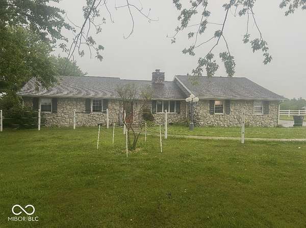 5 Acres of Residential Land with Home for Sale in Alexandria, Indiana