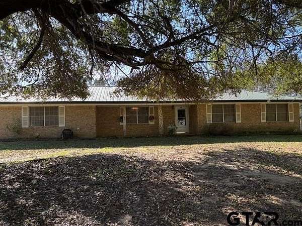 1.73 Acres of Land with Home for Sale in Rusk, Texas