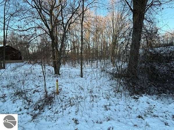 0.39 Acres of Land for Sale in Perrinton, Michigan
