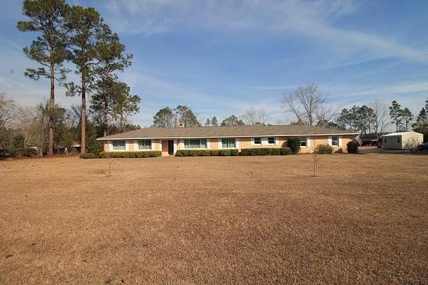 1.78 Acres of Residential Land with Home for Sale in Baxley, Georgia
