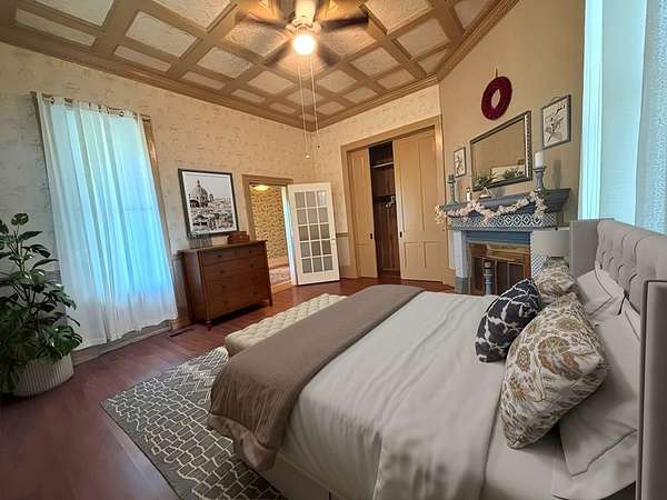 4.75 Acres of Residential Land with Home for Sale in Palestine, Texas