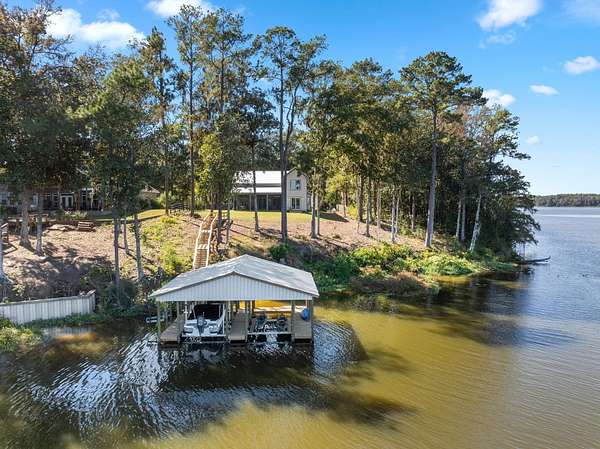 1.74 Acres of Residential Land with Home for Sale in Tallahassee, Florida