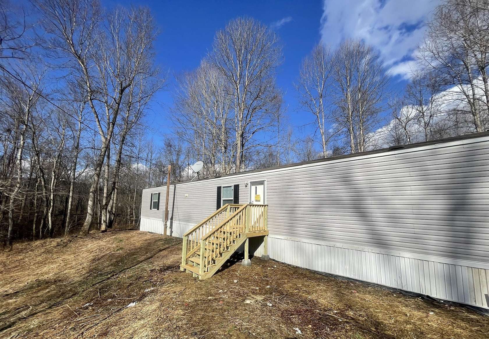 3.43 Acres of Residential Land with Home for Sale in Williamsburg, Kentucky