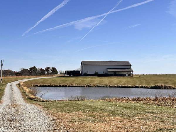 24.9 Acres of Land with Home for Sale in Bloomfield, Iowa