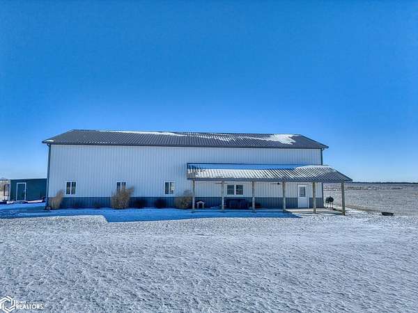 24.9 Acres of Land with Home for Sale in Bloomfield, Iowa