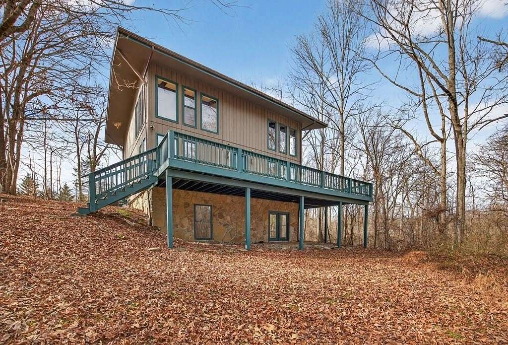 2.6 Acres of Residential Land with Home for Sale in Cookeville, Tennessee