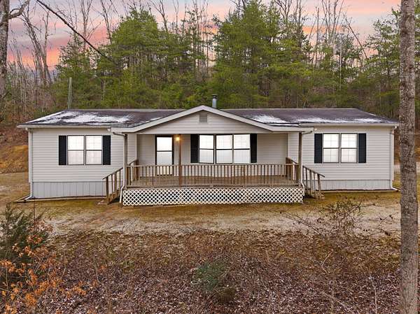 2 Acres of Residential Land with Home for Auction in Hazel Green, Kentucky