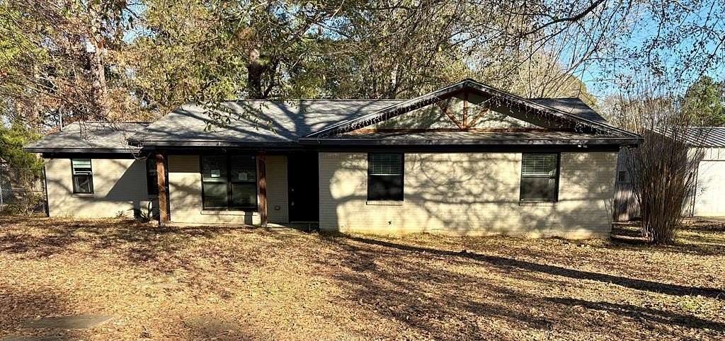 7.19 Acres of Land with Home for Sale in Pineland, Texas