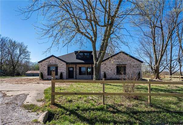 5 Acres of Land with Home for Sale in Lincoln, Arkansas