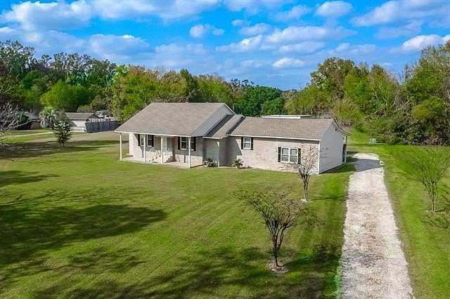 2 Acres of Residential Land with Home for Sale in Prairieville, Louisiana