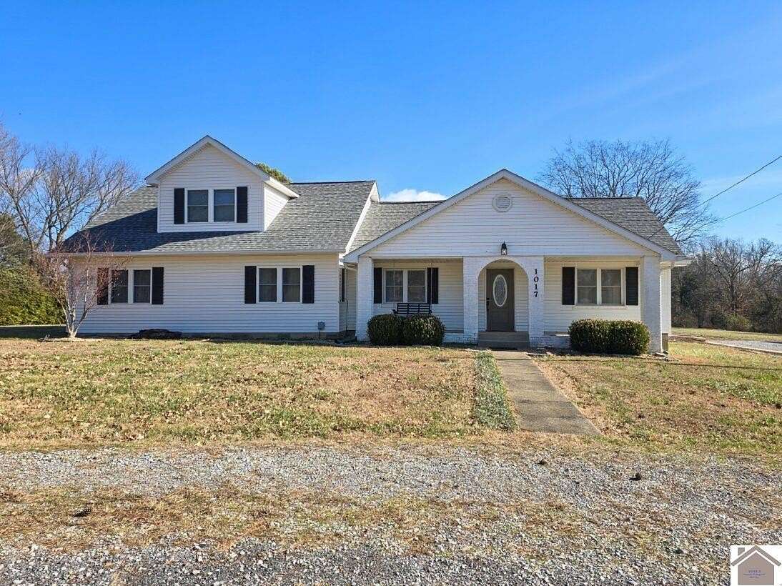 3.42 Acres of Residential Land with Home for Sale in Benton, Kentucky