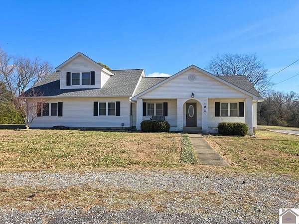 3.42 Acres of Residential Land with Home for Sale in Benton, Kentucky